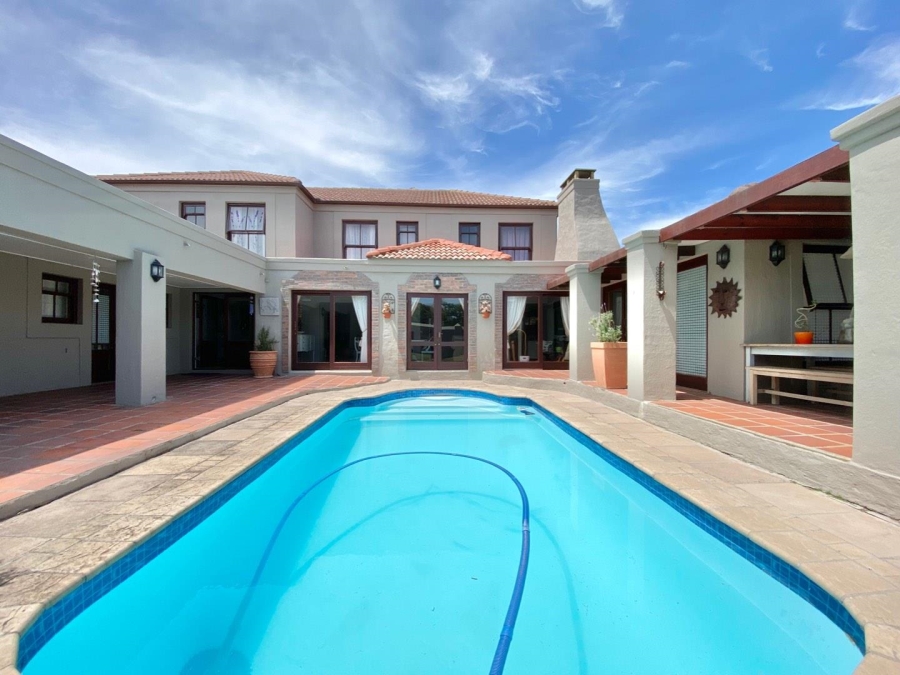 6 Bedroom Property for Sale in Sunset Beach Western Cape